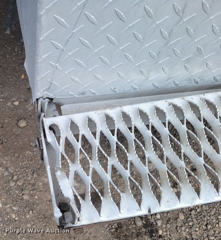 image for item LG9511 2000 Peterbilt 377  semi truck