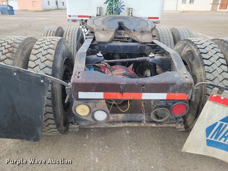 image for item LG9511 2000 Peterbilt 377  semi truck