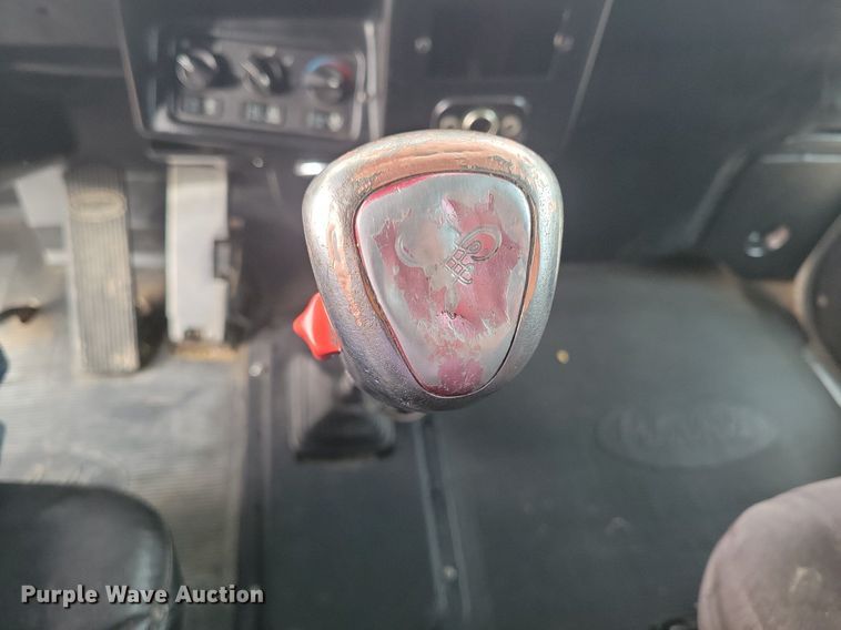 image for item LG9511 2000 Peterbilt 377  semi truck