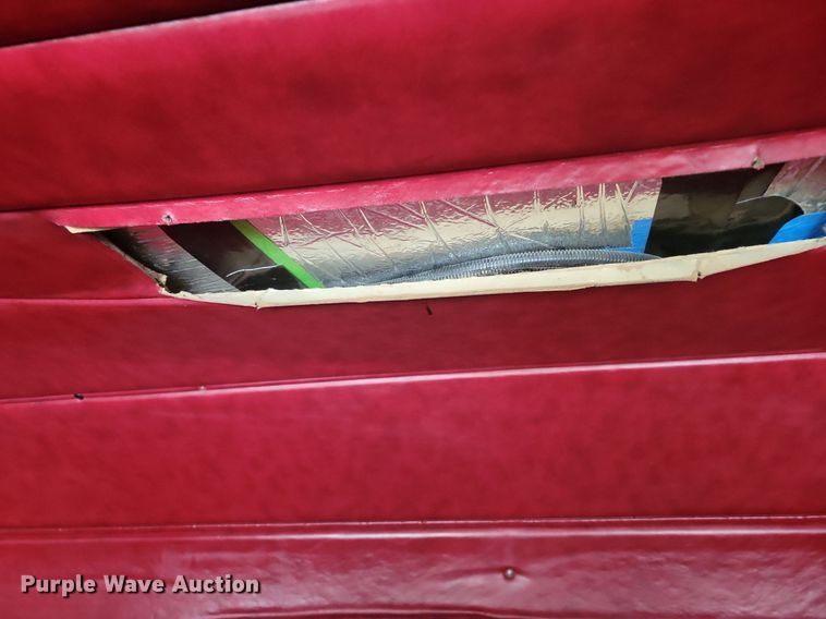 image for item LG9511 2000 Peterbilt 377  semi truck