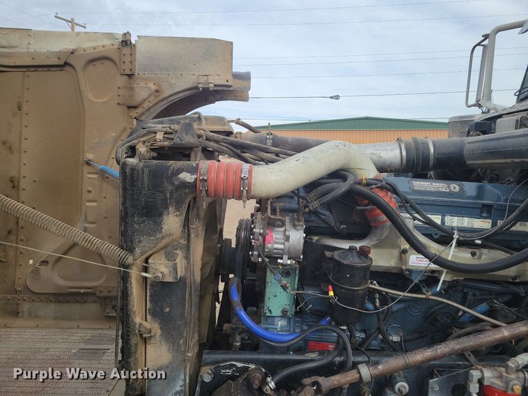 image for item LG9511 2000 Peterbilt 377  semi truck