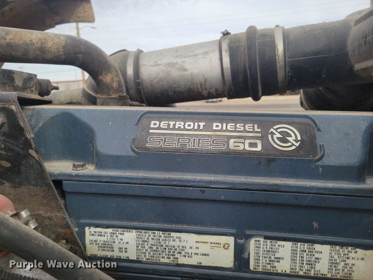 image for item LG9511 2000 Peterbilt 377  semi truck