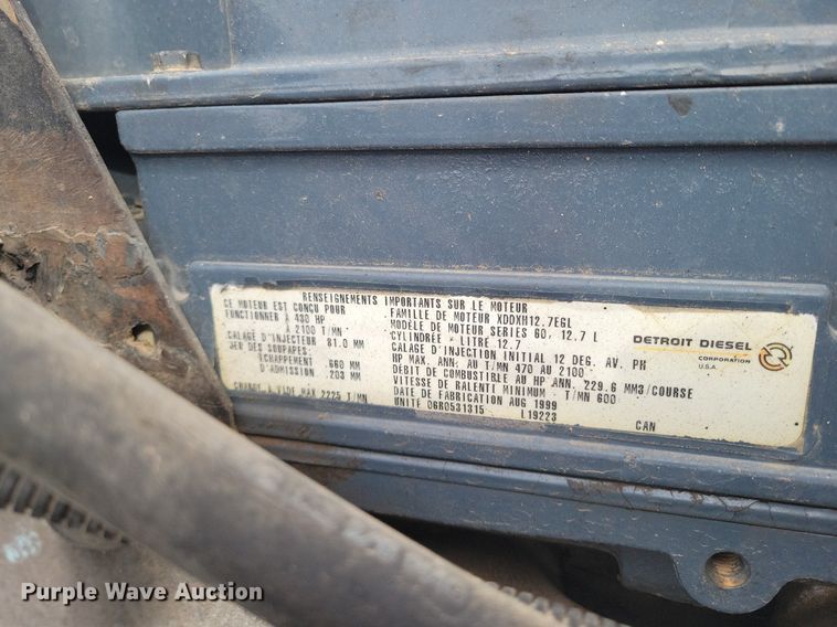 image for item LG9511 2000 Peterbilt 377  semi truck