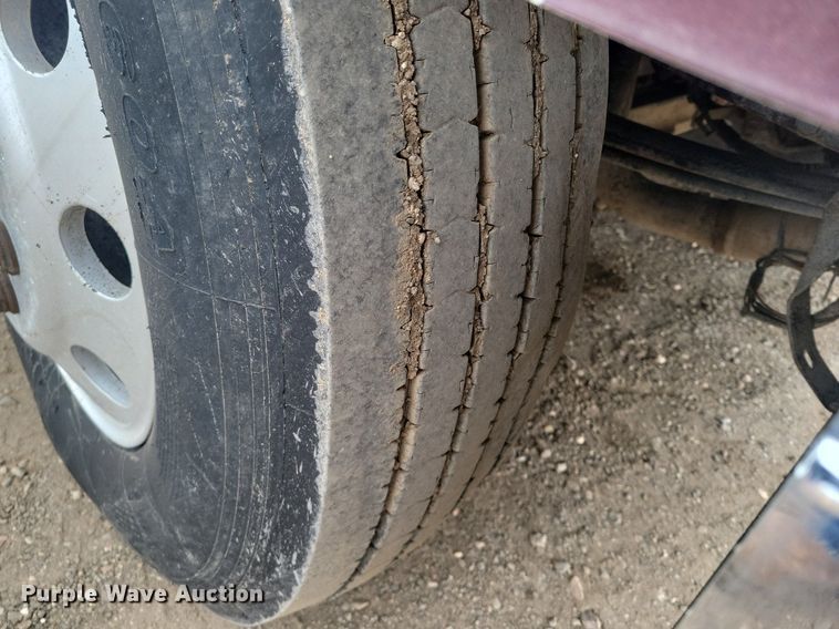 image for item LG9511 2000 Peterbilt 377  semi truck