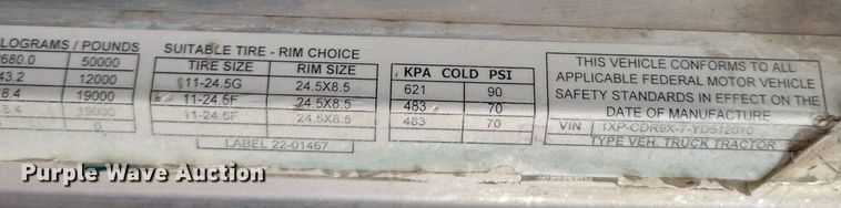 image for item LG9511 2000 Peterbilt 377  semi truck