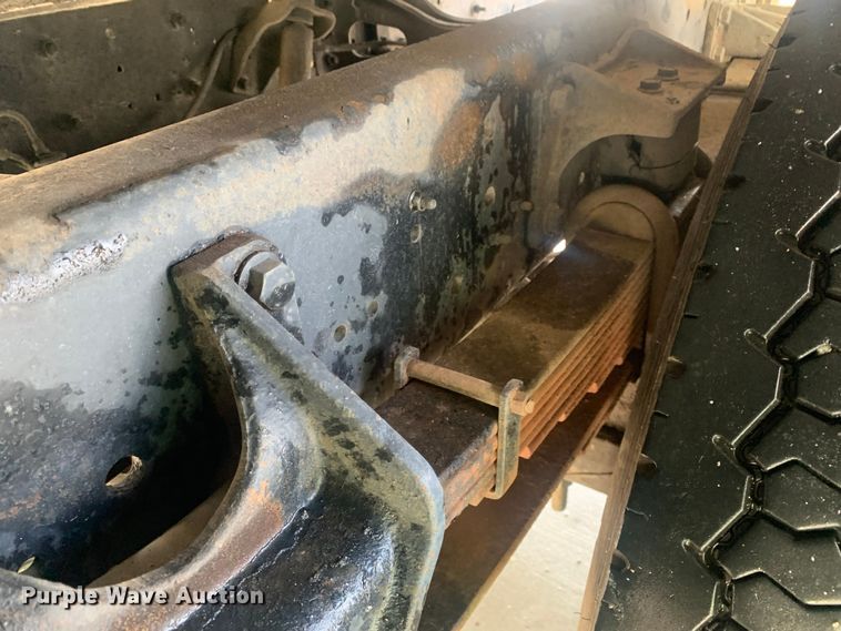 image for item LI9095 2004 International 4300  tank truck