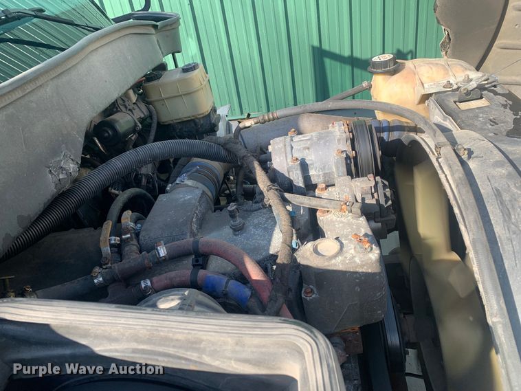 image for item LI9095 2004 International 4300  tank truck