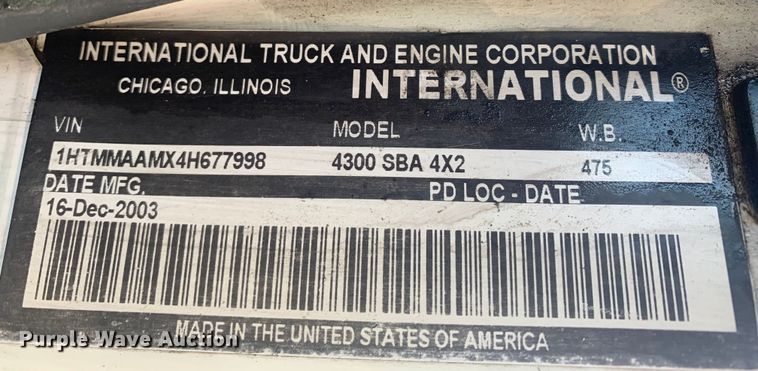 image for item LI9095 2004 International 4300  tank truck