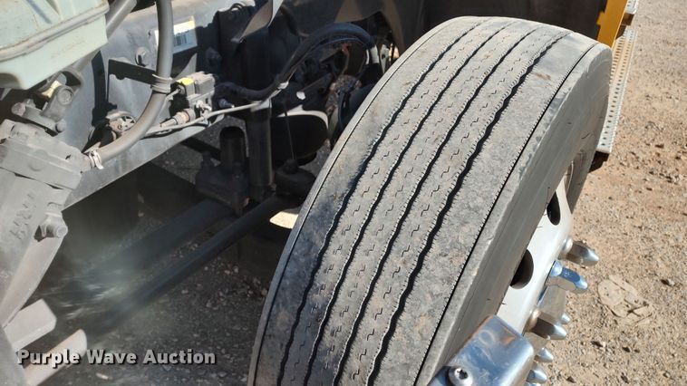 image for item LP9156 2020 Freightliner Cascadia 126  semi truck