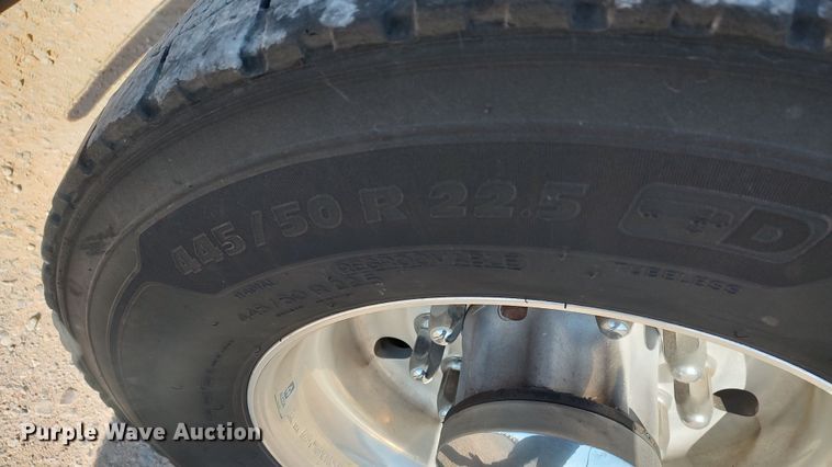 image for item LP9156 2020 Freightliner Cascadia 126  semi truck