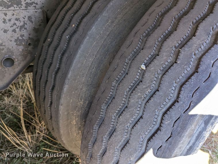 image for item LP9246 2001 Great Dane 7411TP-SA  dry van trailer