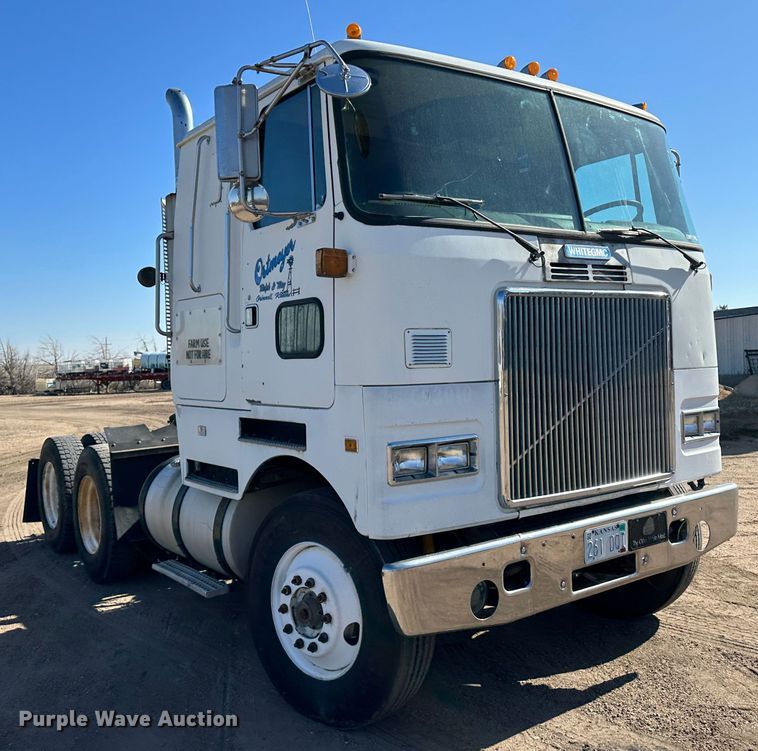 image for item LT9126 1993 White GMC WH  semi truck