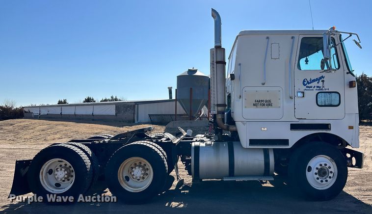 image for item LT9126 1993 White GMC WH  semi truck