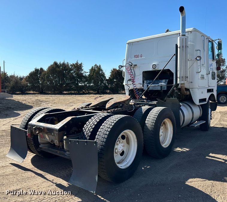 image for item LT9126 1993 White GMC WH  semi truck