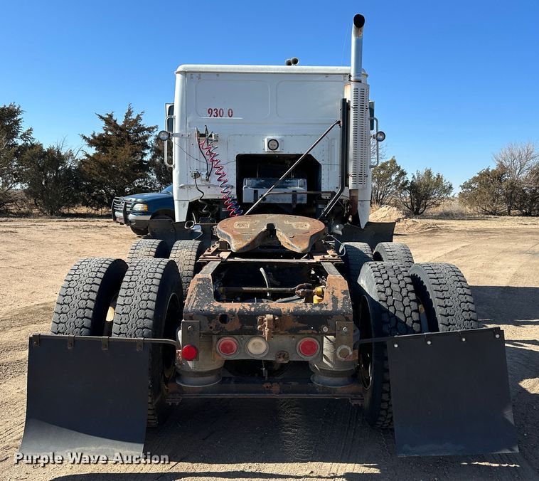 image for item LT9126 1993 White GMC WH  semi truck