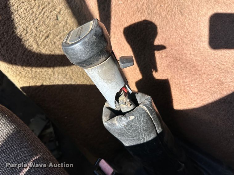 image for item LT9126 1993 White GMC WH  semi truck