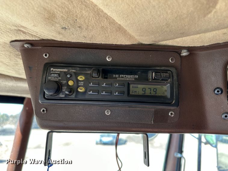 image for item LT9126 1993 White GMC WH  semi truck