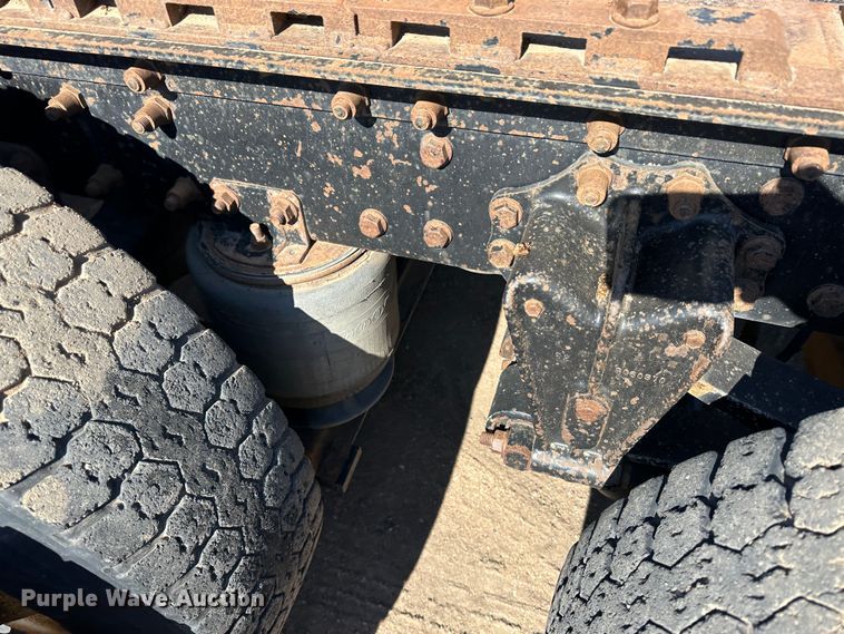 image for item LT9126 1993 White GMC WH  semi truck