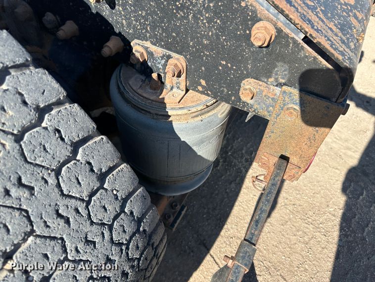 image for item LT9126 1993 White GMC WH  semi truck