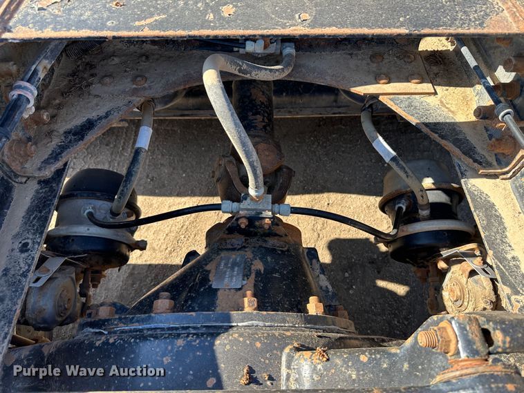 image for item LT9126 1993 White GMC WH  semi truck