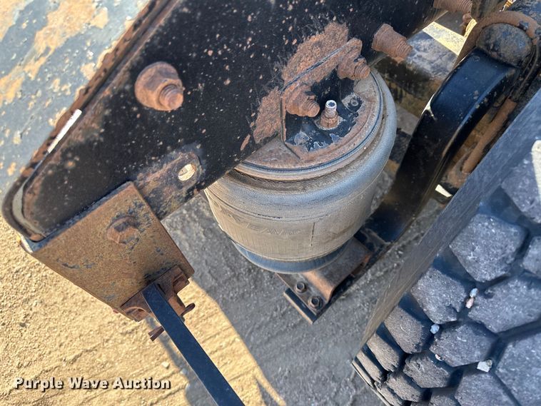 image for item LT9126 1993 White GMC WH  semi truck