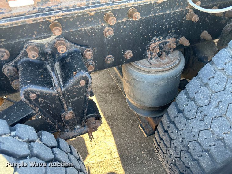 image for item LT9126 1993 White GMC WH  semi truck