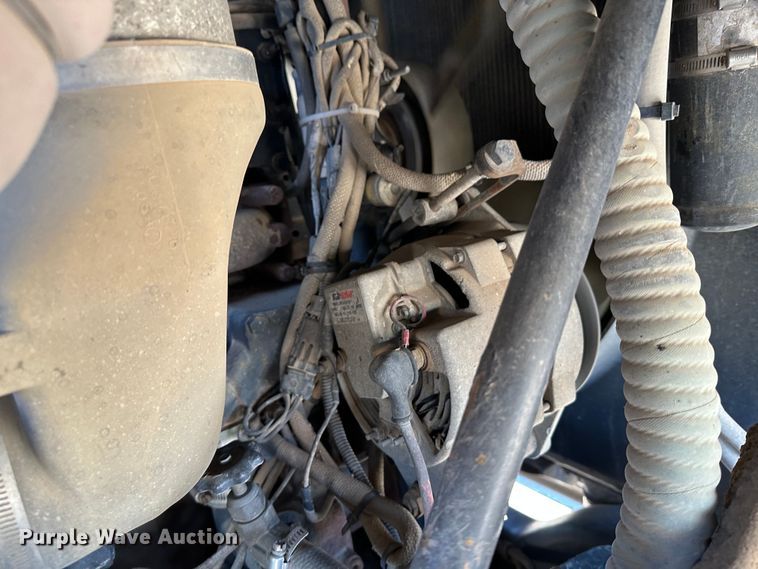 image for item LT9126 1993 White GMC WH  semi truck