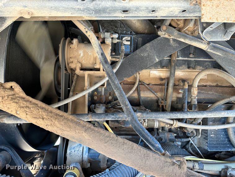 image for item LT9126 1993 White GMC WH  semi truck