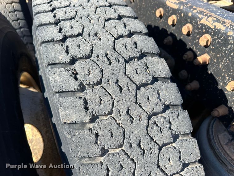 image for item LT9126 1993 White GMC WH  semi truck