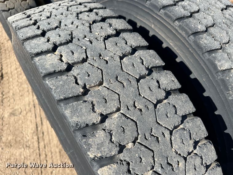 image for item LT9126 1993 White GMC WH  semi truck