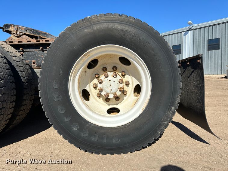 image for item LT9126 1993 White GMC WH  semi truck