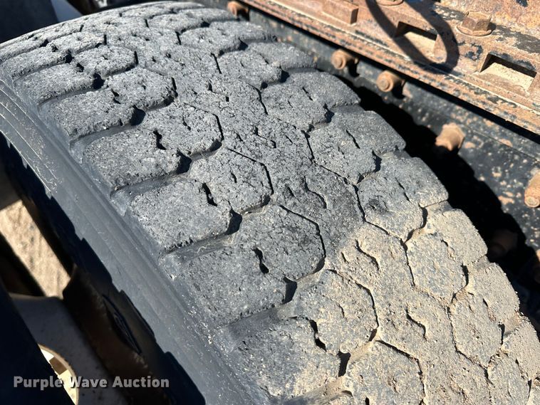 image for item LT9126 1993 White GMC WH  semi truck