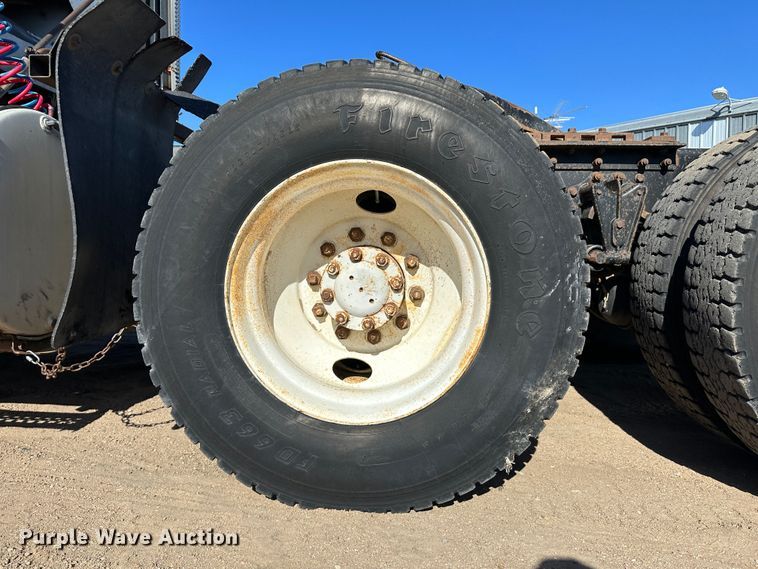 image for item LT9126 1993 White GMC WH  semi truck