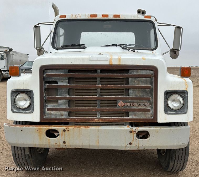 image for item LT9135 1989 International 1955  truck cab and chassis