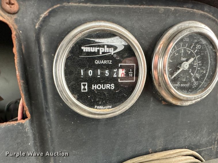 image for item LT9135 1989 International 1955  truck cab and chassis