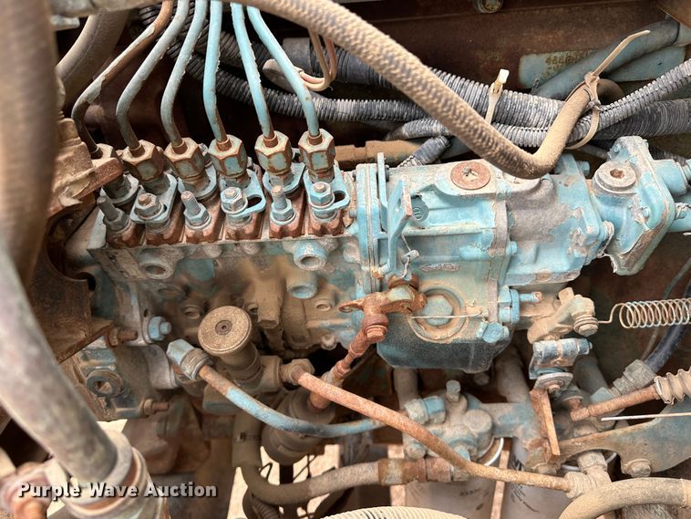 image for item LT9135 1989 International 1955  truck cab and chassis