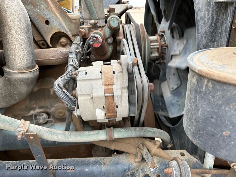 image for item LT9135 1989 International 1955  truck cab and chassis