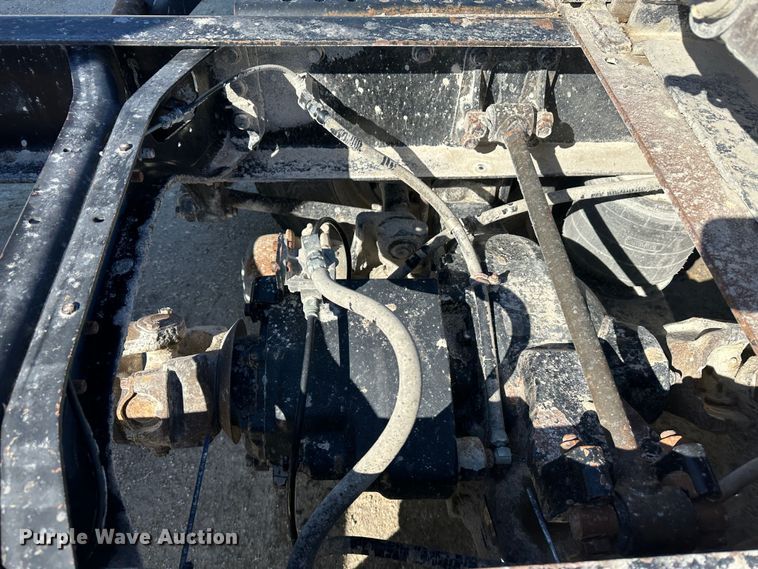 image for item LT9539 1999 International 9400  semi truck