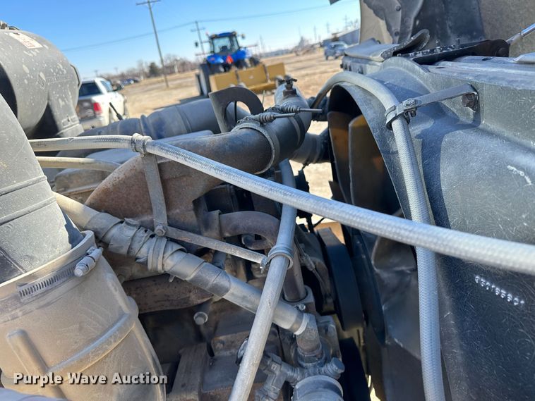 image for item LT9539 1999 International 9400  semi truck