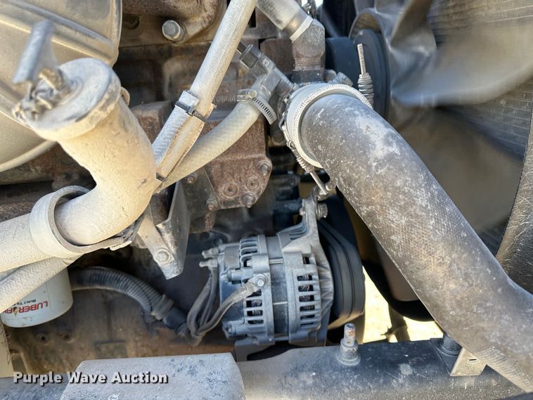 image for item LT9539 1999 International 9400  semi truck