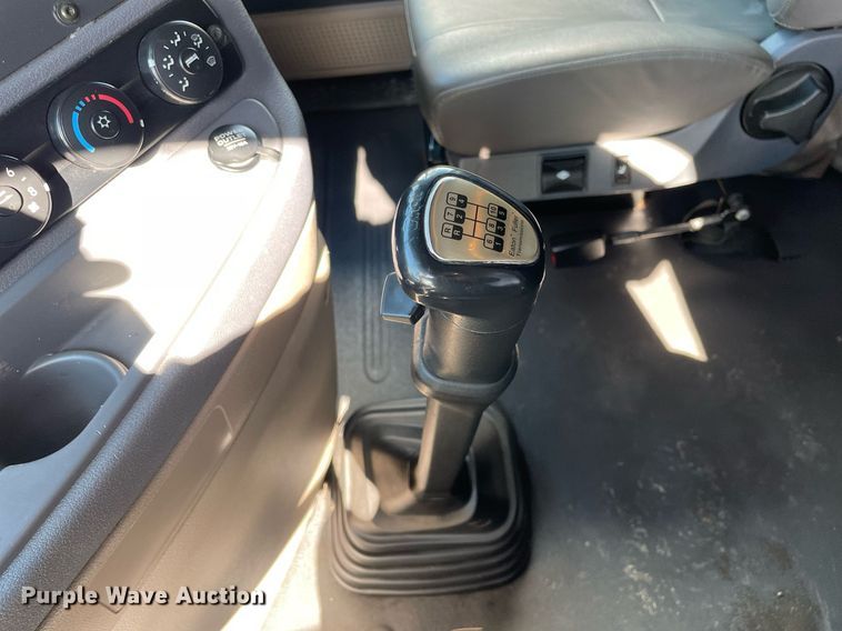 image for item MA9914 2011 Freightliner Cascadia  semi truck