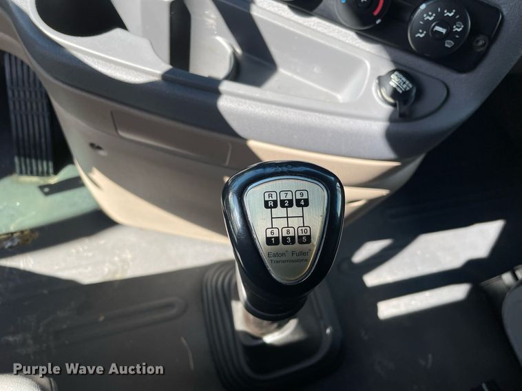 image for item MA9914 2011 Freightliner Cascadia  semi truck