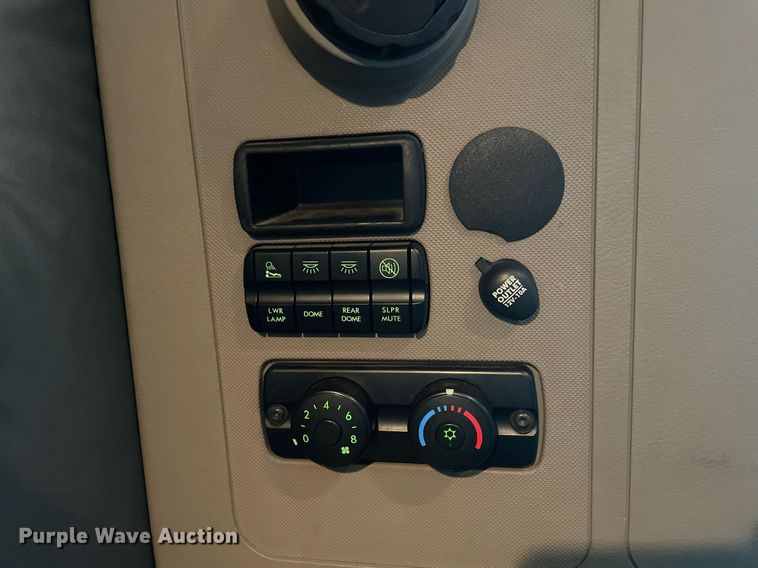 image for item MA9914 2011 Freightliner Cascadia  semi truck