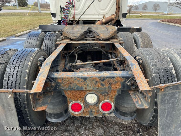 image for item MA9914 2011 Freightliner Cascadia  semi truck