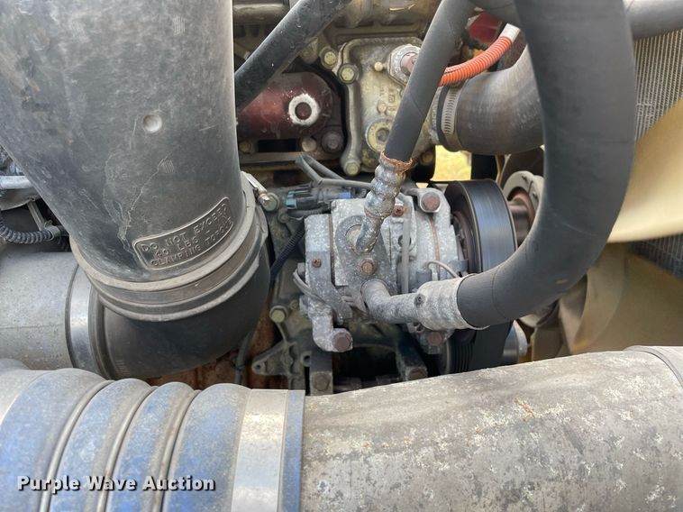 image for item MA9914 2011 Freightliner Cascadia  semi truck