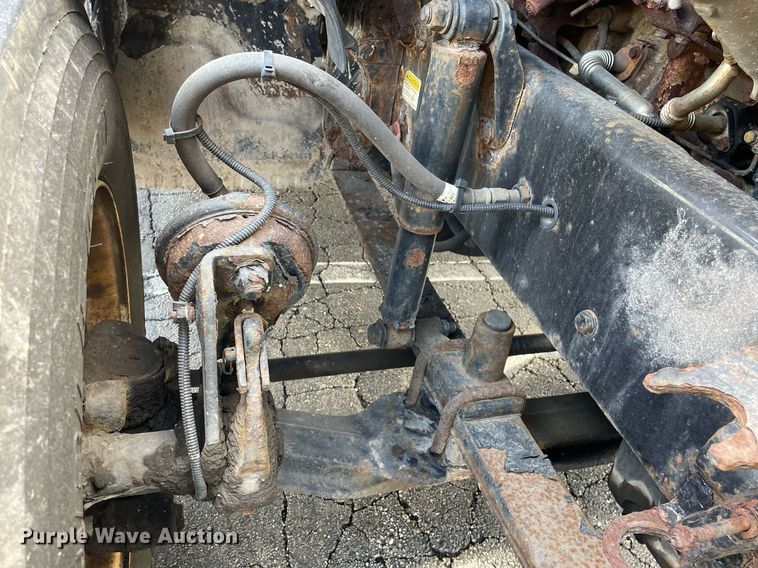 image for item MA9914 2011 Freightliner Cascadia  semi truck