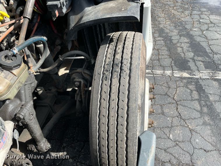 image for item MA9914 2011 Freightliner Cascadia  semi truck