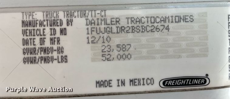 image for item MA9914 2011 Freightliner Cascadia  semi truck