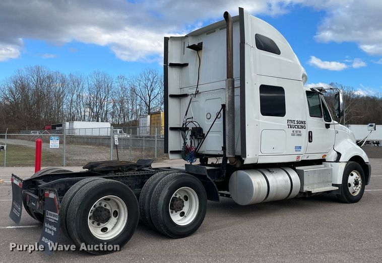 image for item MA9916 2015 International ProStar Plus 122  semi truck