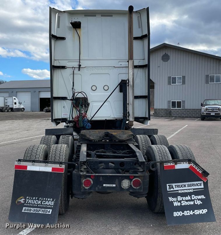 image for item MA9916 2015 International ProStar Plus 122  semi truck